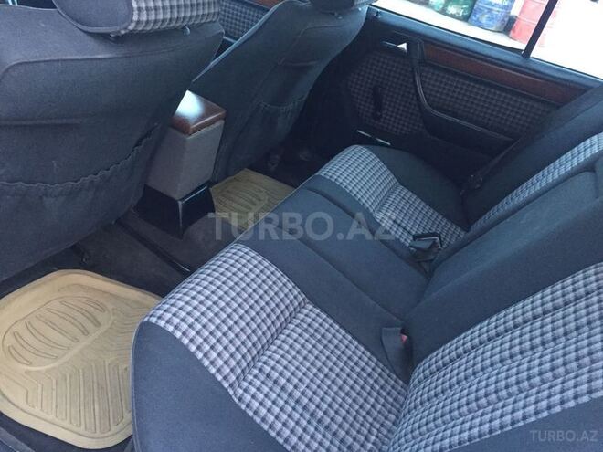 Mercedes E 250 1993, 247,102 km - 2.5 l - Bakı