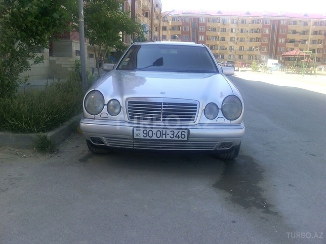 Mercedes E 220 1998, 296,000 km - 2.2 l - Bakı