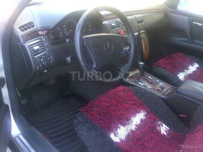 Mercedes E 220 1998, 296,000 km - 2.2 l - Bakı