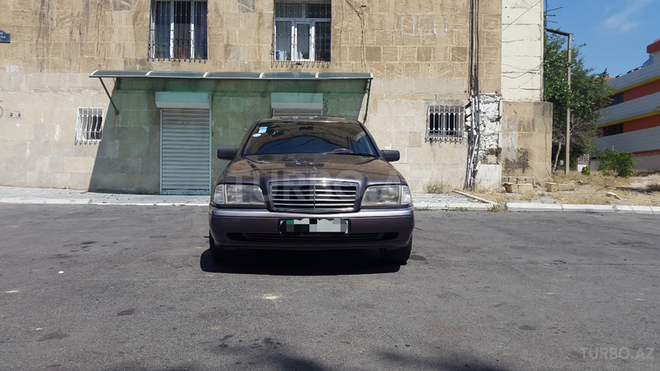 Mercedes C 220 1995, 261,000 km - 2.2 l - Bakı