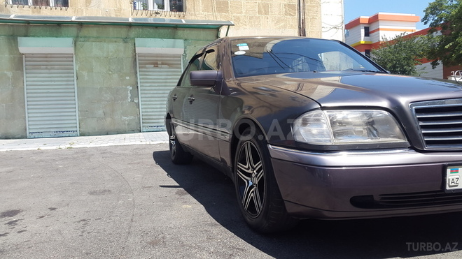 Mercedes C 220 1995, 261,000 km - 2.2 l - Bakı