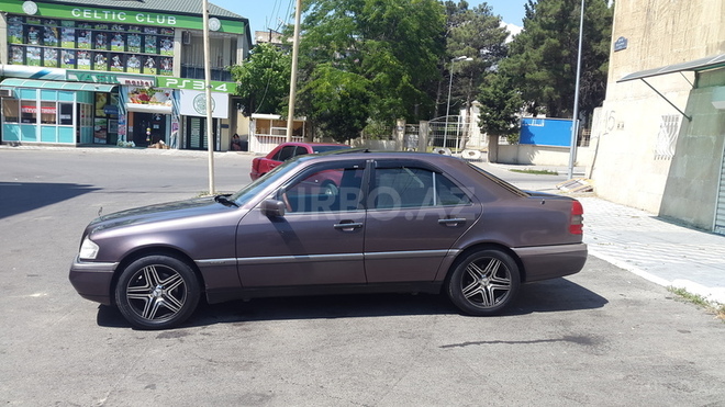 Mercedes C 220 1995, 261,000 km - 2.2 l - Bakı