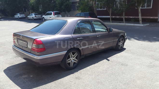 Mercedes C 220 1995, 261,000 km - 2.2 l - Bakı