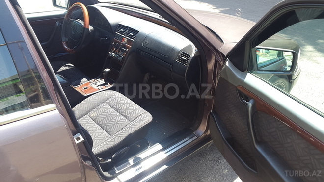Mercedes C 220 1995, 261,000 km - 2.2 l - Bakı