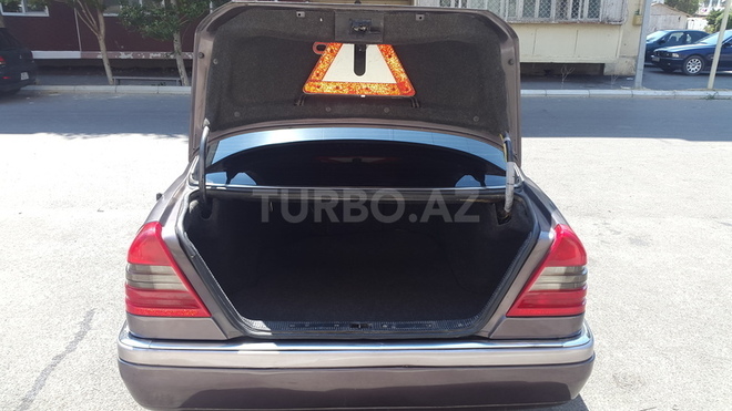 Mercedes C 220 1995, 261,000 km - 2.2 l - Bakı