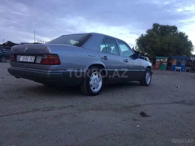 Mercedes E 250 1993, 247,102 km - 2.5 l - Bakı