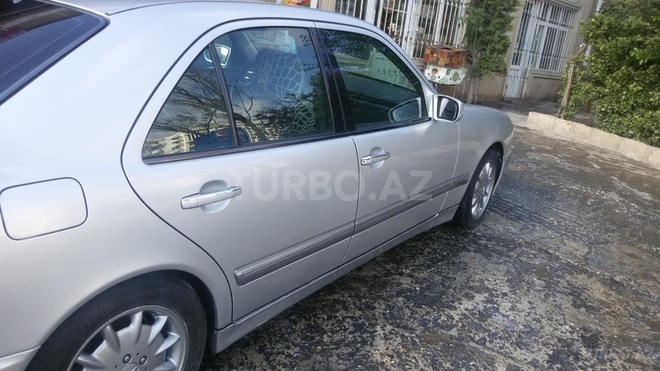 Mercedes E 200 1999, 300,000 km - 2.0 л - Şirvan