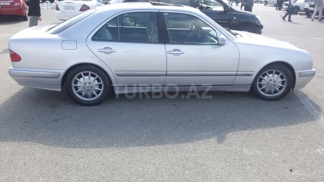 Mercedes E 200 1999, 300,000 km - 2.0 л - Şirvan