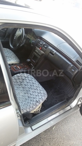 Mercedes E 200 1999, 300,000 km - 2.0 л - Şirvan