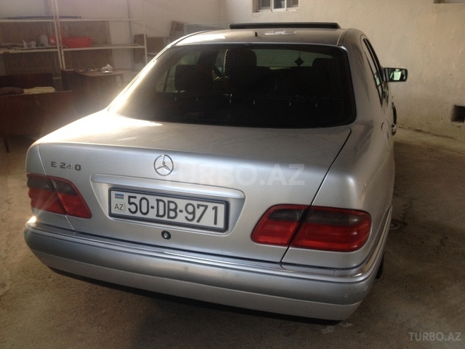 Mercedes E 240 1999, 411,000 km - 2.4 l - Sumqayıt
