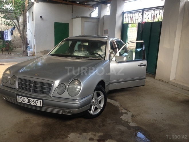 Mercedes E 240 1999, 411,000 km - 2.4 l - Sumqayıt