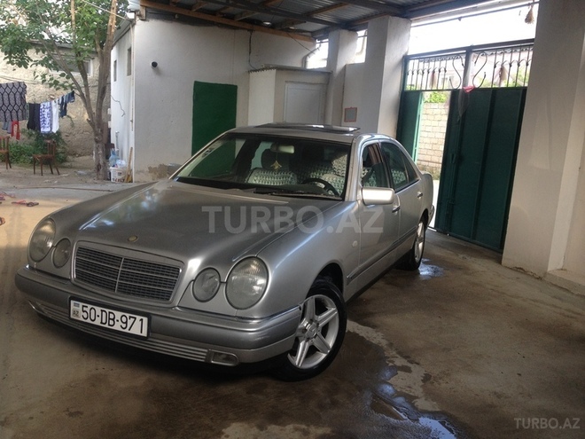 Mercedes E 240 1999, 411,000 km - 2.4 l - Sumqayıt