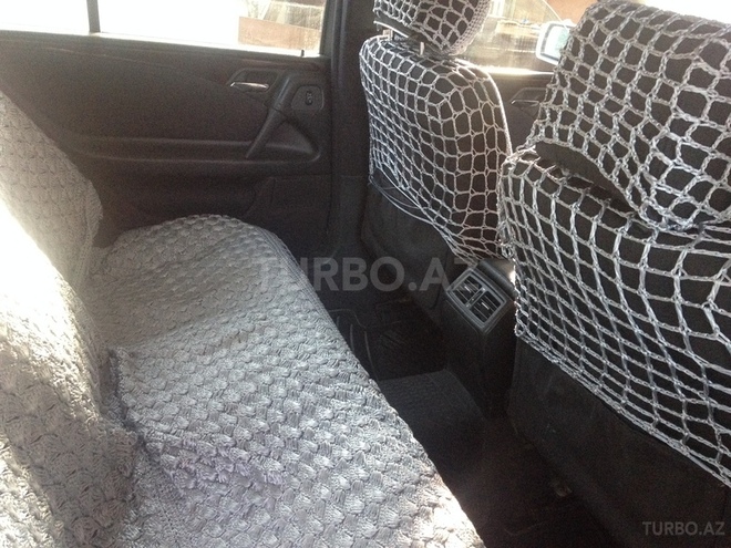 Mercedes E 240 1999, 411,000 km - 2.4 l - Sumqayıt