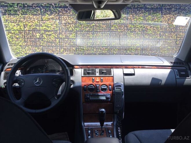 Mercedes E 220 2001, 343,000 km - 2.2 l - Bakı