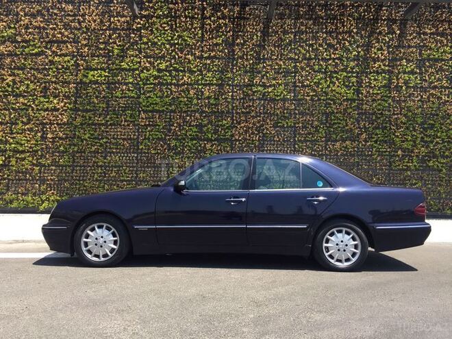 Mercedes E 220 2001, 343,000 km - 2.2 l - Bakı