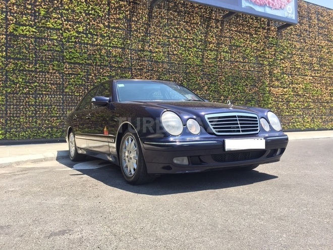 Mercedes E 220 2001, 343,000 km - 2.2 l - Bakı