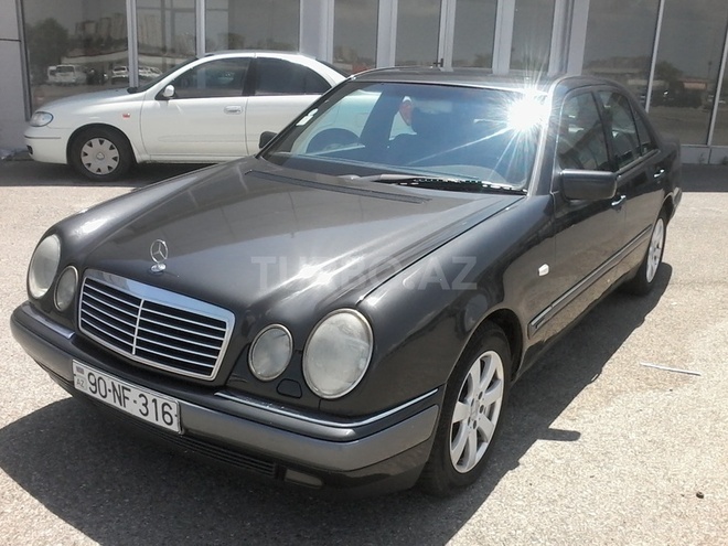 Mercedes E 320 1997, 245,000 km - 3.2 l - Bakı