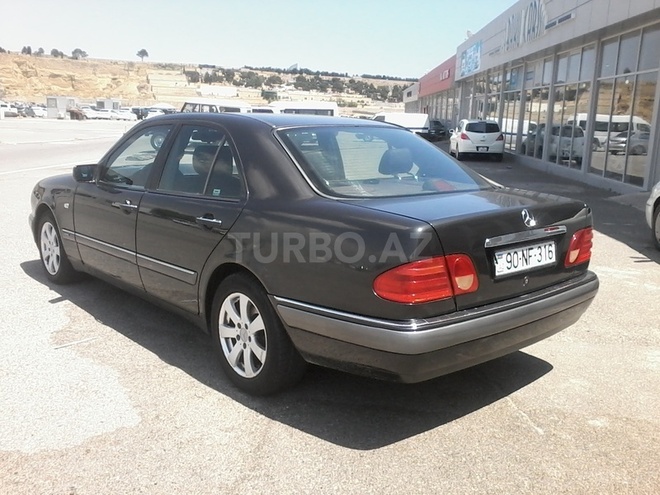 Mercedes E 320 1997, 245,000 km - 3.2 l - Bakı