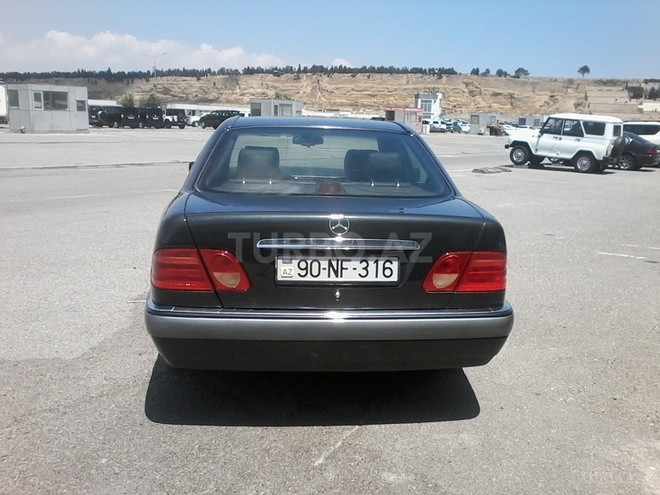 Mercedes E 320 1997, 245,000 km - 3.2 l - Bakı
