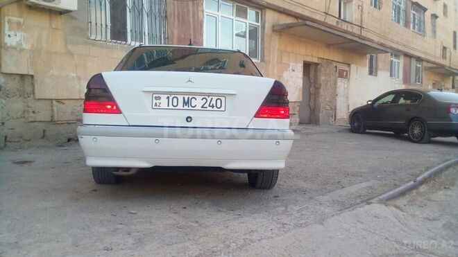 Mercedes C 240 2000, 211,000 km - 2.4 л - Bakı