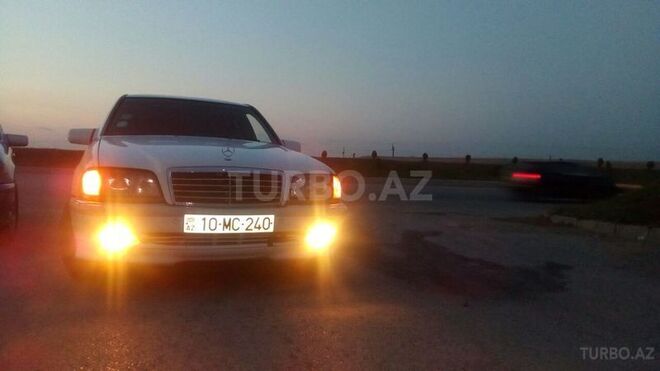 Mercedes C 240 2000, 211,000 km - 2.4 л - Bakı