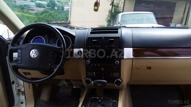 Volkswagen Touareg 2005, 230,000 km - 3.2 l - Şəki