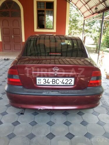 Opel Vectra 1997, 314,000 km - 1.6 l - Qax