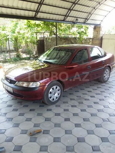 Opel Vectra 1997, 314,000 km - 1.6 l - Qax