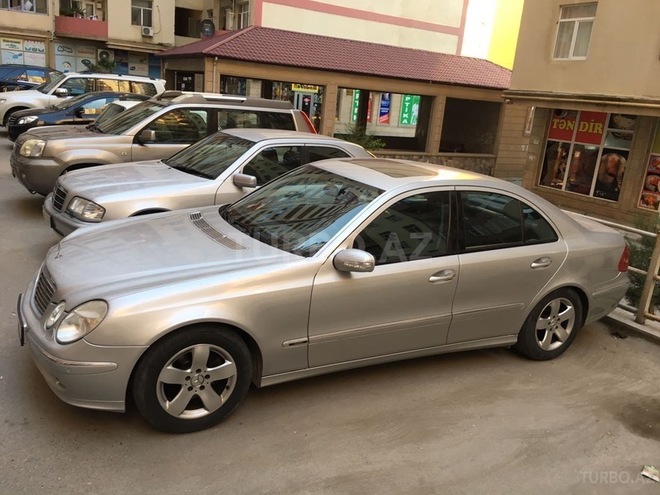 Mercedes E 240 2004, 157,000 km - 2.6 l - Bakı