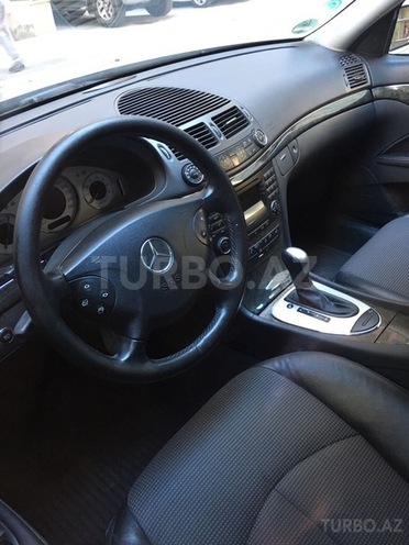 Mercedes E 240 2004, 157,000 km - 2.6 l - Bakı