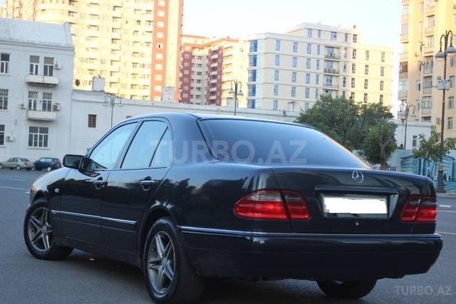 Mercedes E 240 1999, 335,000 km - 2.4 л - Bakı