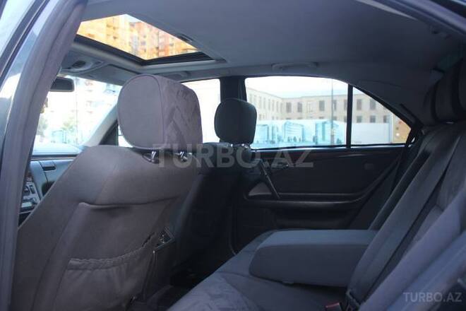Mercedes E 240 1999, 335,000 km - 2.4 л - Bakı