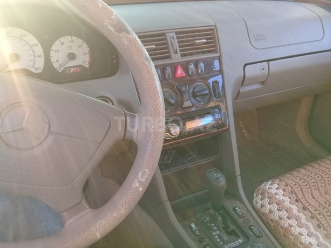 Mercedes C 230 2000, 148,000 km - 2.3 l - Sabirabad