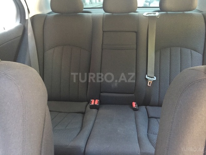 Mercedes E 220 2006, 198,000 km - 2.2 l - Bakı