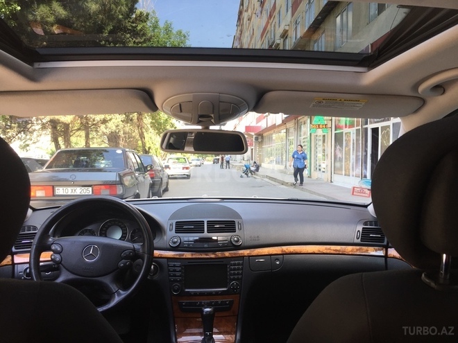 Mercedes E 220 2006, 198,000 km - 2.2 l - Bakı