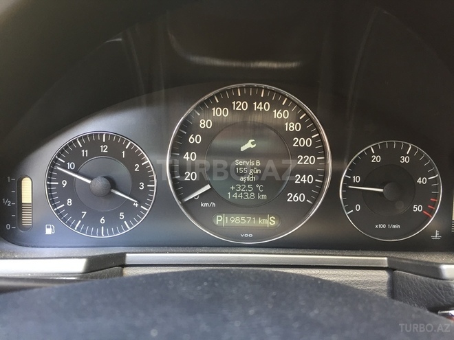 Mercedes E 220 2006, 198,000 km - 2.2 l - Bakı