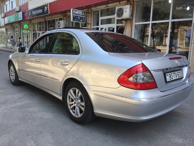 Mercedes E 220 2006, 198,000 km - 2.2 l - Bakı