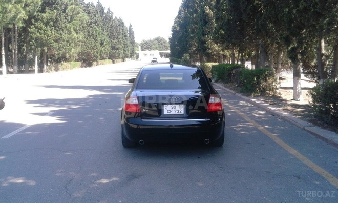 Audi A4 2003, 225,000 km - 1.8 l - Sumqayıt