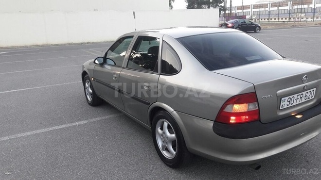 Opel Vectra 1999, 226,000 km - 2.0 l - Sumqayıt