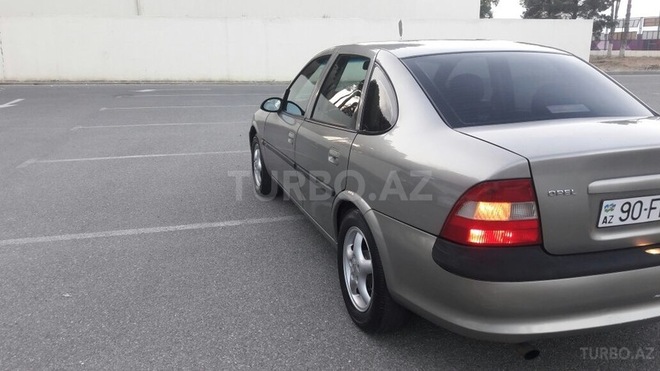 Opel Vectra 1999, 226,000 km - 2.0 l - Sumqayıt