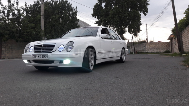 Mercedes E 320 2001, 202,000 km - 3.2 л - Göyçay