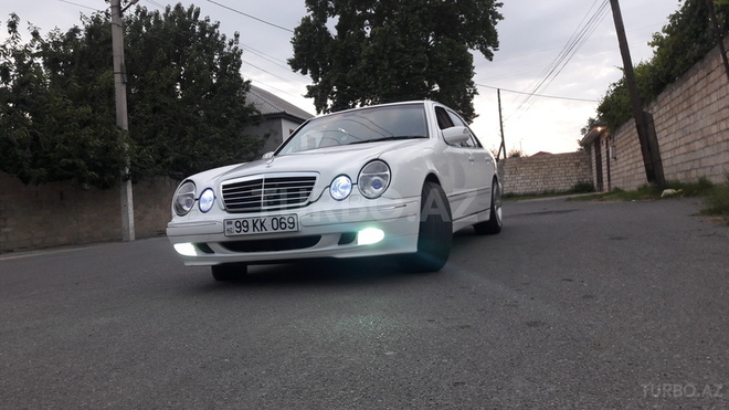 Mercedes E 320 2001, 202,000 km - 3.2 л - Göyçay