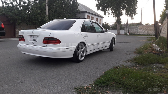 Mercedes E 320 2001, 202,000 km - 3.2 л - Göyçay