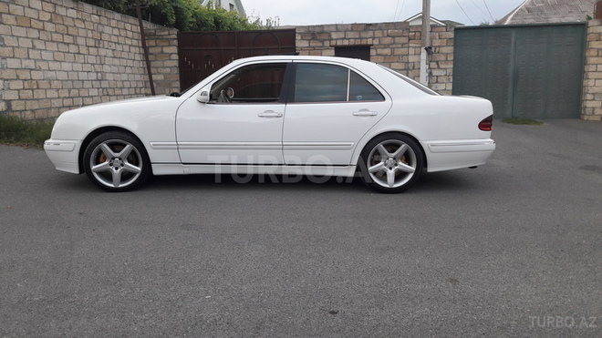 Mercedes E 320 2001, 202,000 km - 3.2 л - Göyçay