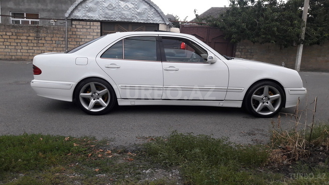 Mercedes E 320 2001, 202,000 km - 3.2 л - Göyçay