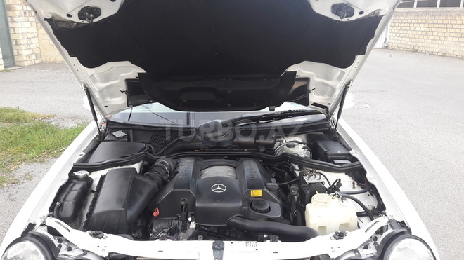 Mercedes E 320 2001, 202,000 km - 3.2 л - Göyçay
