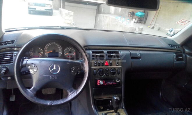 Mercedes E 240 1999, 23,000 km - 2.4 l - Bakı