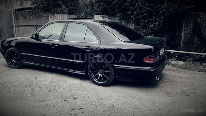 Mercedes E 320 2000, 235,000 km - 3.2 l - Bakı