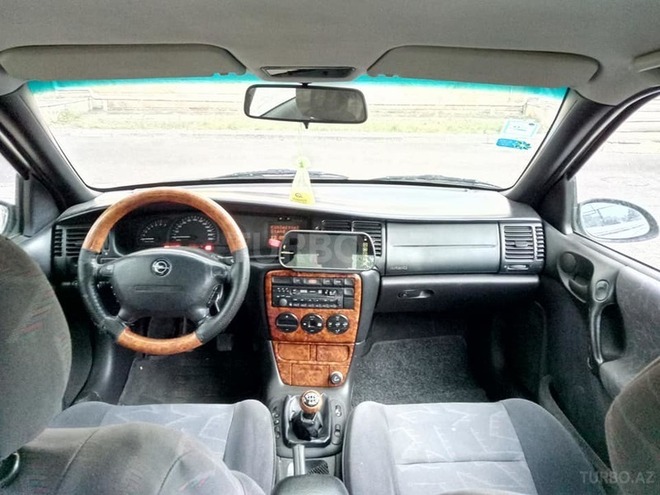 Opel Vectra 1997, 200,000 km - 1.8 l - Bakı