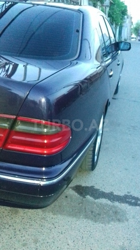 Mercedes E 270 2000, 225,000 km - 2.7 л - Bakı